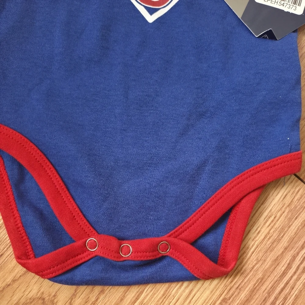 MLB Chicago Cubs Outfit NWT Bodysuit 6-9M, 12M Cubs Baseball Baby